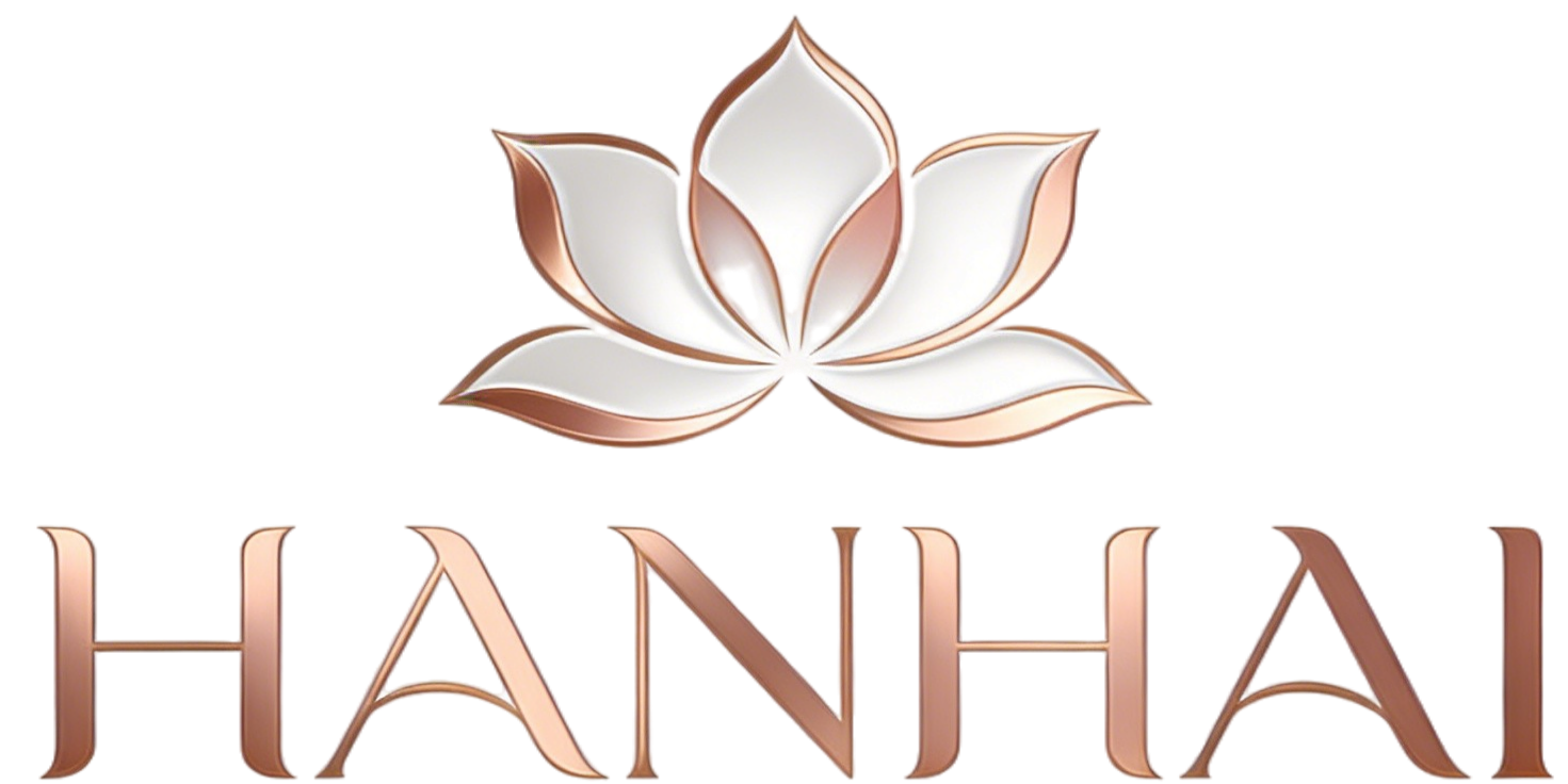 Hanhaico 立足香港这一国际化美妆枢纽，是一家集研发、生产、销售于一体的专业化妆品企业，依托香港中西融合的资源优势，打造兼具品质与创新的美妆护肤生态。